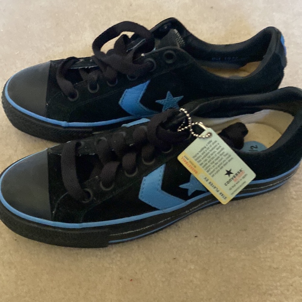 NWT Converse Suede Navy Blue Sneakers. Unisex. - Picture 2 of 4